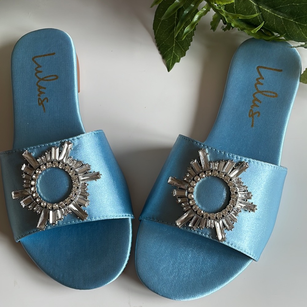 New lulus sandals